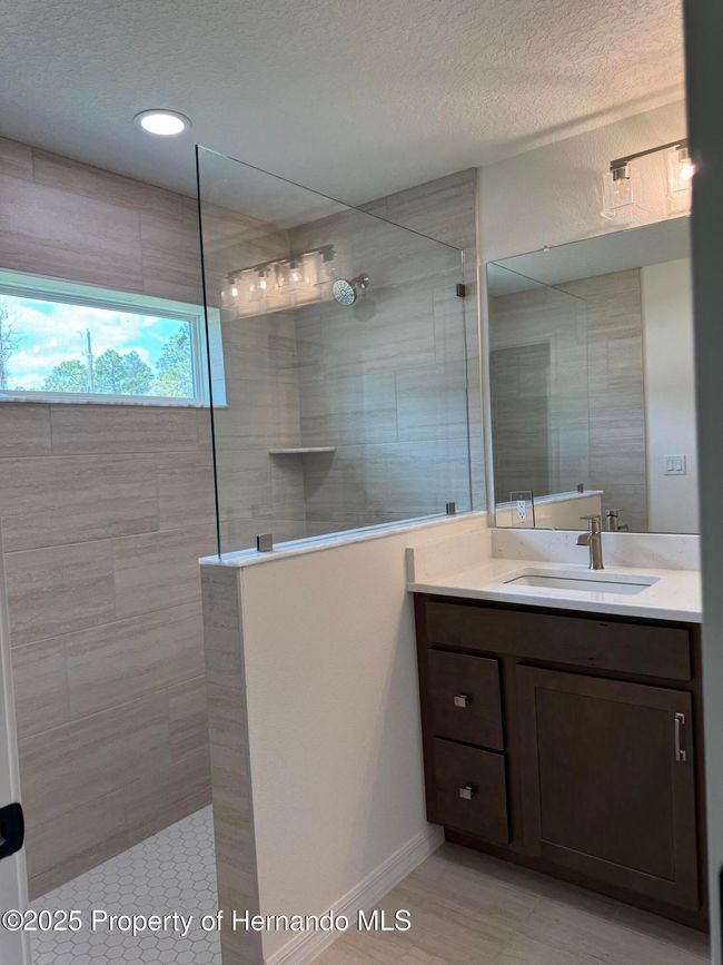13050 Tinamou Ave, House other with 4 bedrooms, 2 bathrooms and null parking in WEEKI WACHEE FL | Image 9