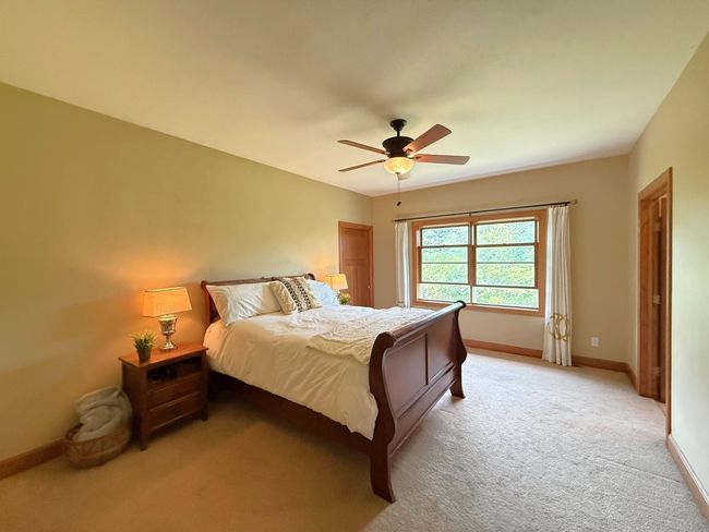 Primary Bedroom with En Suite | Image 33