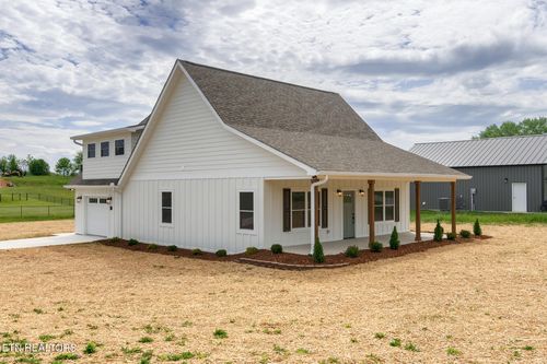 50 Emperor Ln, Greeneville, TN, 37743-2399 | Card Image