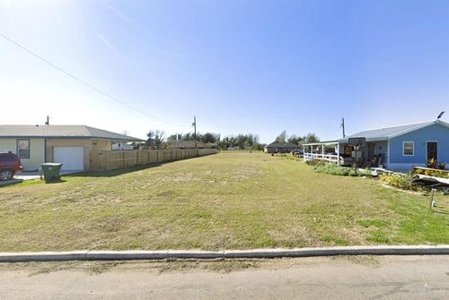 813 Pelican St, Alamo, TX, 78516-0129 | Card Image