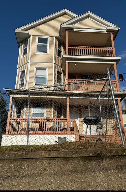 83 Southview St, Waterbury, CT, 06706-1423 | Card Image