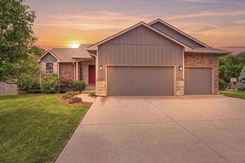 2615 N Woodridge Ct, Wichita, KS, 67226-4537 | Card Image