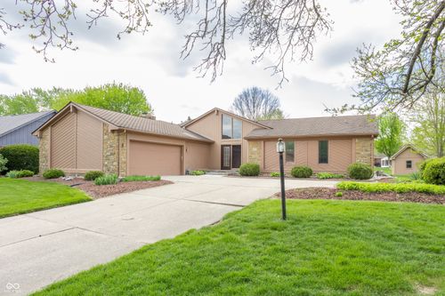 1627 Forward Pass Ct, Indianapolis, IN, 46217-4416 | Card Image