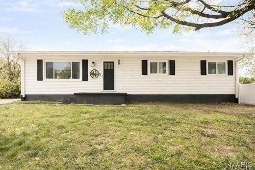 111 Cedar Ln, Glen Carbon, IL, 62034-1507 | Card Image