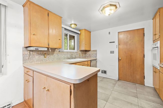 Kitchen | Image 8