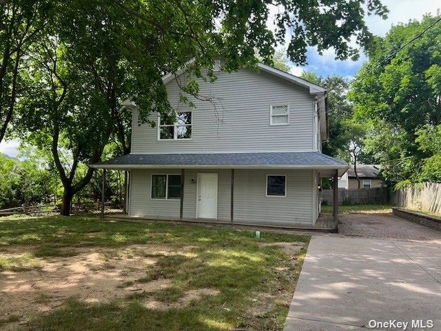 Calverton Ct, Calverton, NY 11933