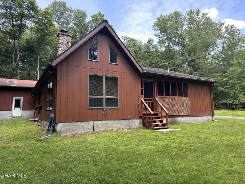 Lark Ln, Flinton, PA 16640