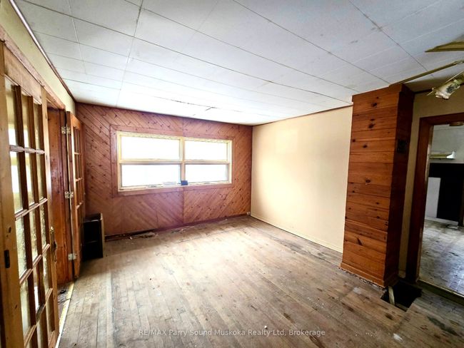 5 Bellview Cres, House other with 2 bedrooms, 1 bathrooms and 3 parking in Whitestone ON | Image 6