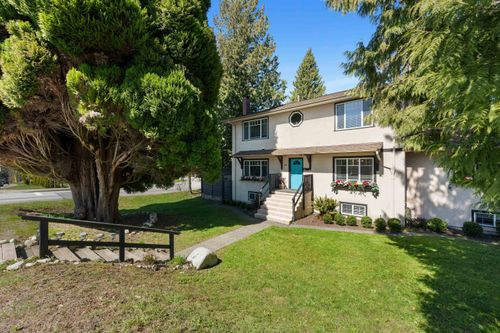 300 E 25th Street, North Vancouver, BC, V7N1A3 | Card Image