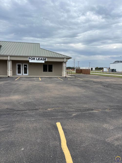 ste-a-601 E Us Highway 24 Trfy, Rossville, KS, 66533-9860 | Card Image