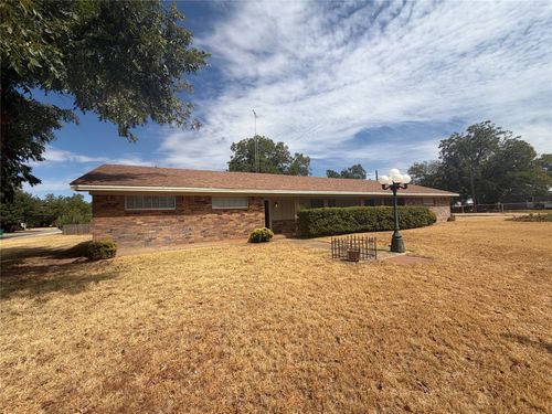408 W Morris St, Seymour, TX, 76380-2019 | Card Image