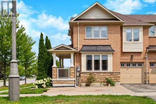 33 Winisk Street, Richmond Hill (Jefferson), ON, L4E0L5 | Card Image