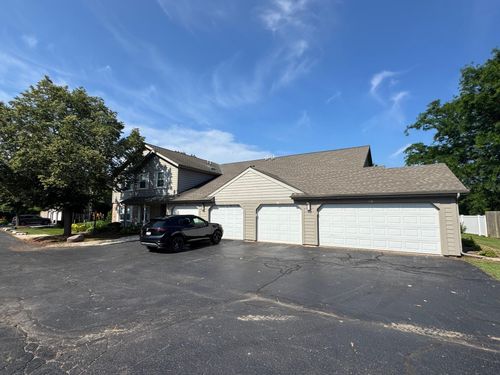959 Dorothy Ct, Burlington, WI, 53105-1372 | Card Image