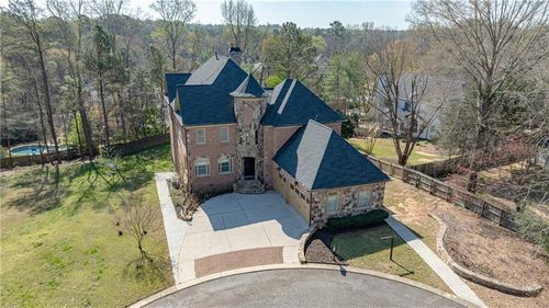 7611 Regency Cir, Sandy Springs, GA, 30350-8100 | Card Image
