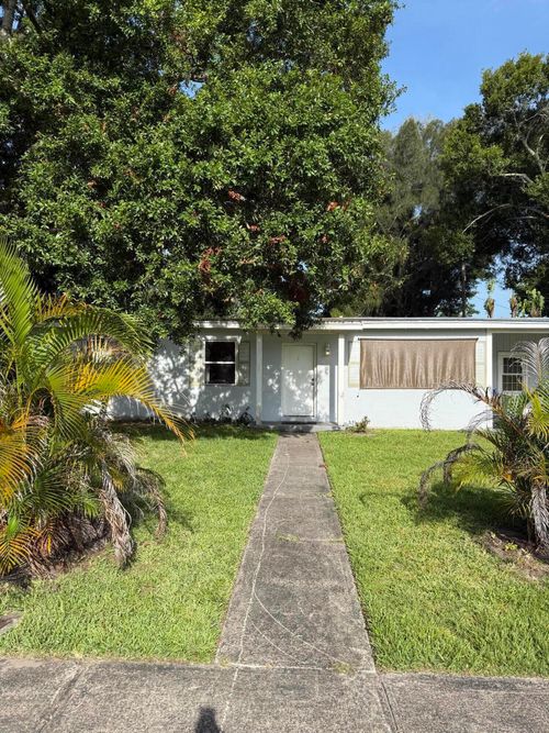 1835 31st Ave, Vero Beach, FL, 32960-3076 | Card Image
