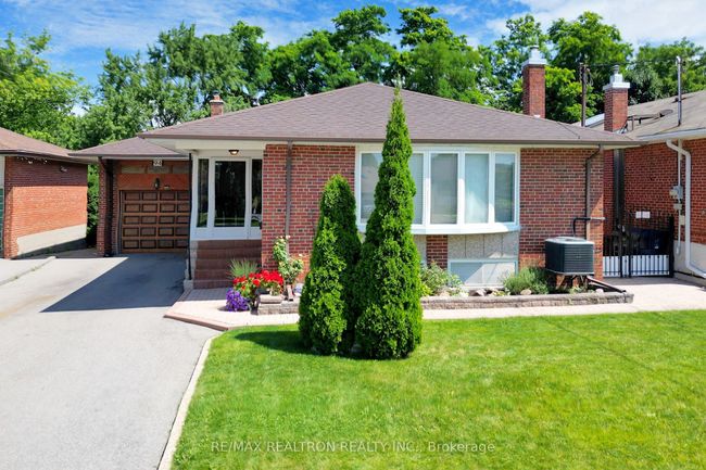 94 Camborne Ave, House other with 4 bedrooms, 2 bathrooms and 5 parking in North York ON | Image 38