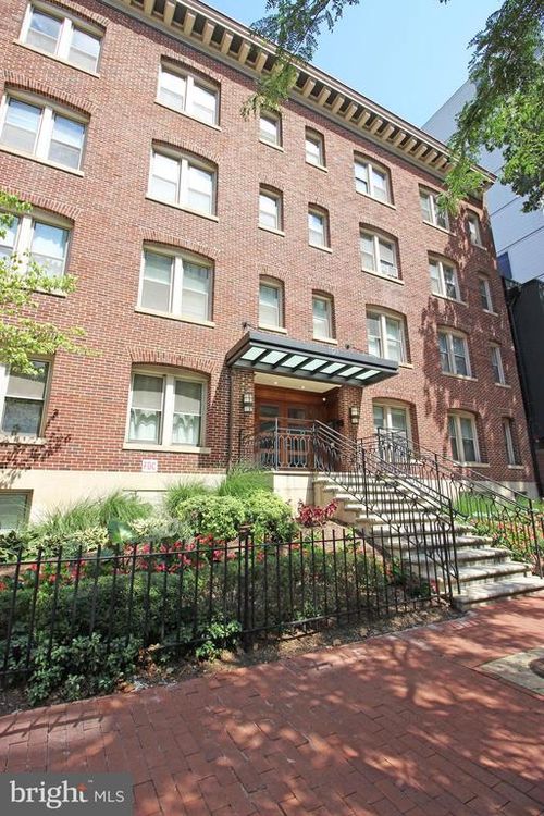 302-1121 24th St Nw, WASHINGTON, DC, 20037-1443 | Card Image