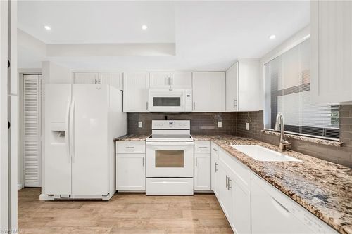 b106-4955 Pepper Cir, NAPLES, FL, 34113 | Card Image
