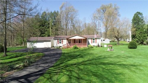 2586 W River Rd, Newton Falls, OH, 44444-9469 | Card Image