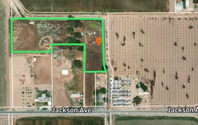 17140 Jackson Avenue, House other with 2 bedrooms, 2 bathrooms and null parking in Lemoore CA | Image 2