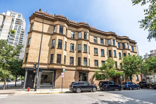 ec-501 N Wells St, CHICAGO, IL, 60654-6571 | Card Image