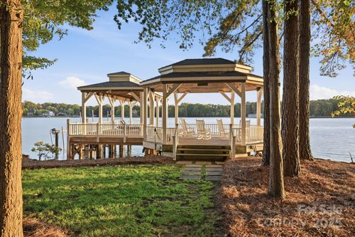 166 Iron Gate Cir, Mooresville, NC, 28117-5518 | Card Image