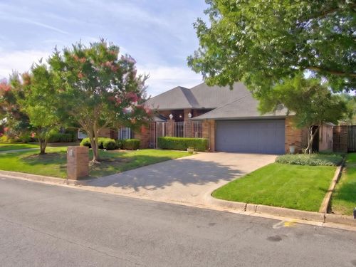 604 Gunnison Dr, Arlington, TX, 76006-2026 | Card Image