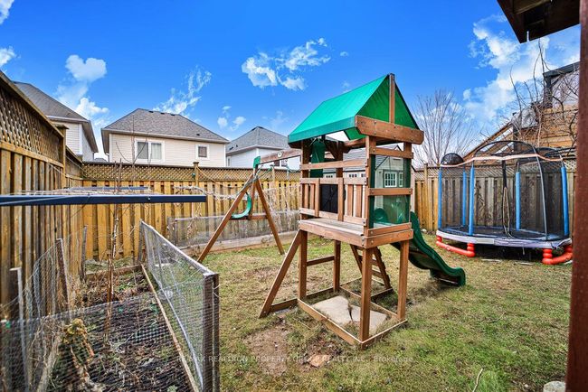 950 Taggart Cres, House other with 3 bedrooms, 3 bathrooms and 2 parking in Oshawa ON | Image 38
