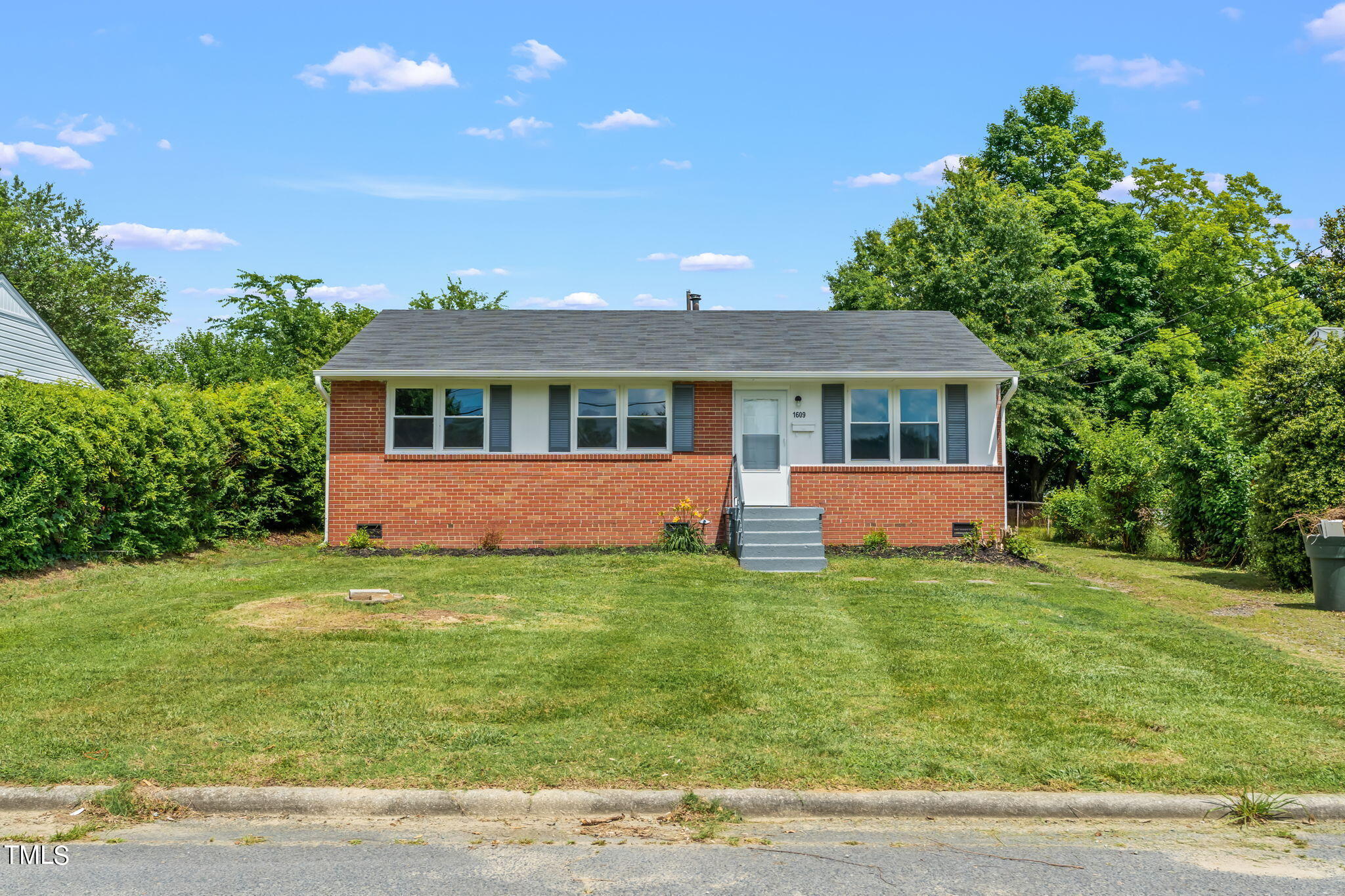 Quincy St, Greensboro, NC 27401