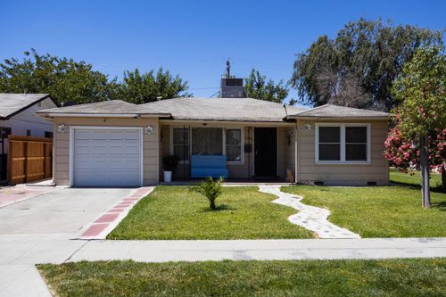 1522 O St, Firebaugh, CA, 93622-2423 | Card Image