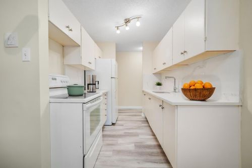 803-11620 Elbow Dr Sw, Calgary, AB, T2W3L6 | Card Image