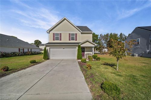 635 Scarlet Leaf Ln, Oakboro, NC, 28129-9612 | Card Image