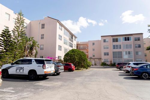 116-2851 Somerset Dr, Lauderdale Lakes, FL, 33311-1947 | Card Image