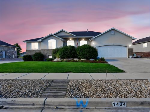 1434 1100, Farr West, UT, 84404-3678 | Card Image