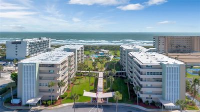 211N - 2020 N Atlantic Avenue, Condo with 2 bedrooms, 1 bathrooms and null parking in Cocoa Beach FL | Image 1