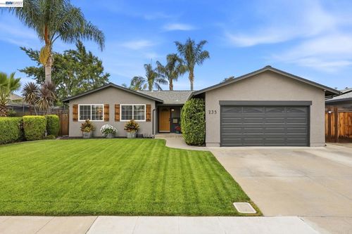 235 Elvira St, Livermore, CA, 94550-3908 | Card Image
