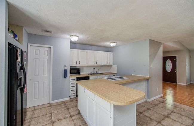 5706 Spring Grove Ln, House other with 3 bedrooms, 2 bathrooms and 2 parking in Spring TX | Image 6