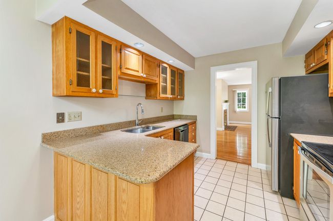 9 Peninsula Dr, Condo with 2 bedrooms, 3 bathrooms and null parking in Stratham NH | Image 8