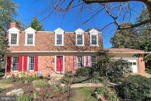 2001 Friendship Ln, FALLS CHURCH, VA, 22043-1534 | Card Image