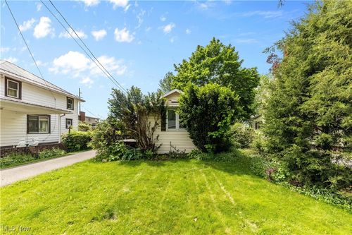 18061 Derr Ave, Beloit, OH, 44609-9551 | Card Image