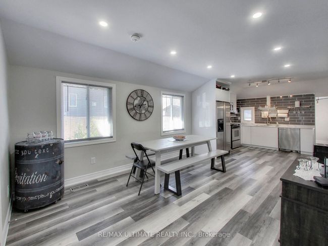 774 Jacksonville Rd, House other with 3 bedrooms, 2 bathrooms and 12 parking in Willow Beach ON | Image 4