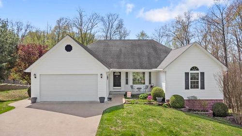 822 Arrowhead Drive, Ashland, KY, 41102 | Card Image