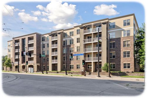 208-2900 University Ave Se, Minneapolis, MN, 55414-3733 | Card Image