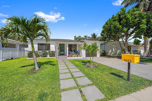 1613 N J Ter, Lake Worth, FL, 33460-6527 | Card Image
