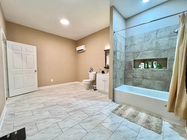 6511 E Grigsby Rd, Condo with 1 bedrooms, 1 bathrooms and null parking in Vidor TX | Image 6