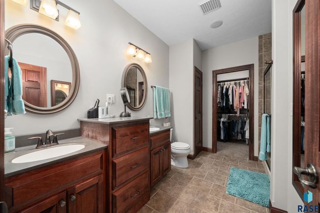 4400 E Aster Cir, House other with 5 bedrooms, 4 bathrooms and null parking in Sioux Falls SD | Image 27