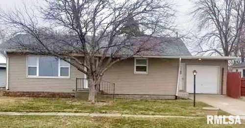 407 E Washington St, Mendon, IL, 62351-1253 | Card Image