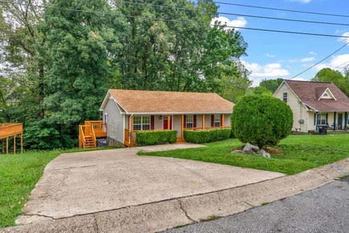 937 Applegrove Cir, Clarksville, TN, 37040-2821 | Card Image