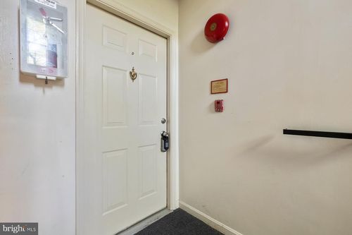 d-right-2401 Normandy Square Pl, SILVER SPRING, MD, 20906-6130 | Card Image