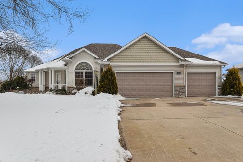 1673 N Summit Dr, La Porte, IN, 46350-2136 | Card Image